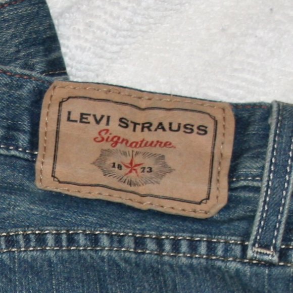 Levis Jeans Signature 42 x32 - Picture 3 of 6